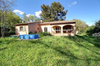 Maison de plain-pied à louer 1 561 € 4 pièces 3 chambres 117 m² Vaugines-Les Faisses-Peyrard Draguignan 83300