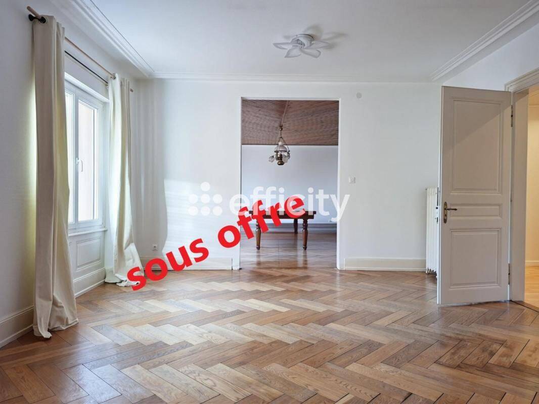 Appartement 4 pièces 117 m² · à Mulhouse · 117 m² · 149 000 €
