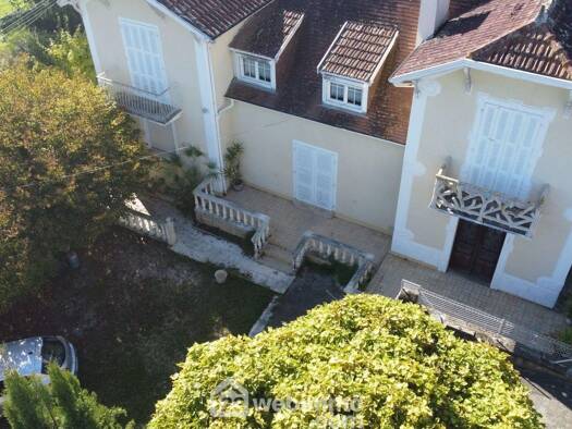 Ferme à vendre 226 000 € 13 pièces 7 chambres 261 m² 7 700 m² de terrain Casteide-Candau 64370