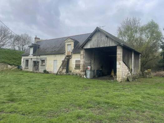 Maison à vendre 84 800 € 4 pièces 1 chambre 104 m² 12 299 m² de terrain Gennes-Val de Loire 49350