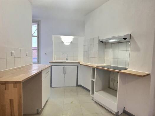Appartement à louer 490 € 2 pièces 1 chambre 38,6 m² Étage 3/4 Allées Paul Riquet Béziers 34500
