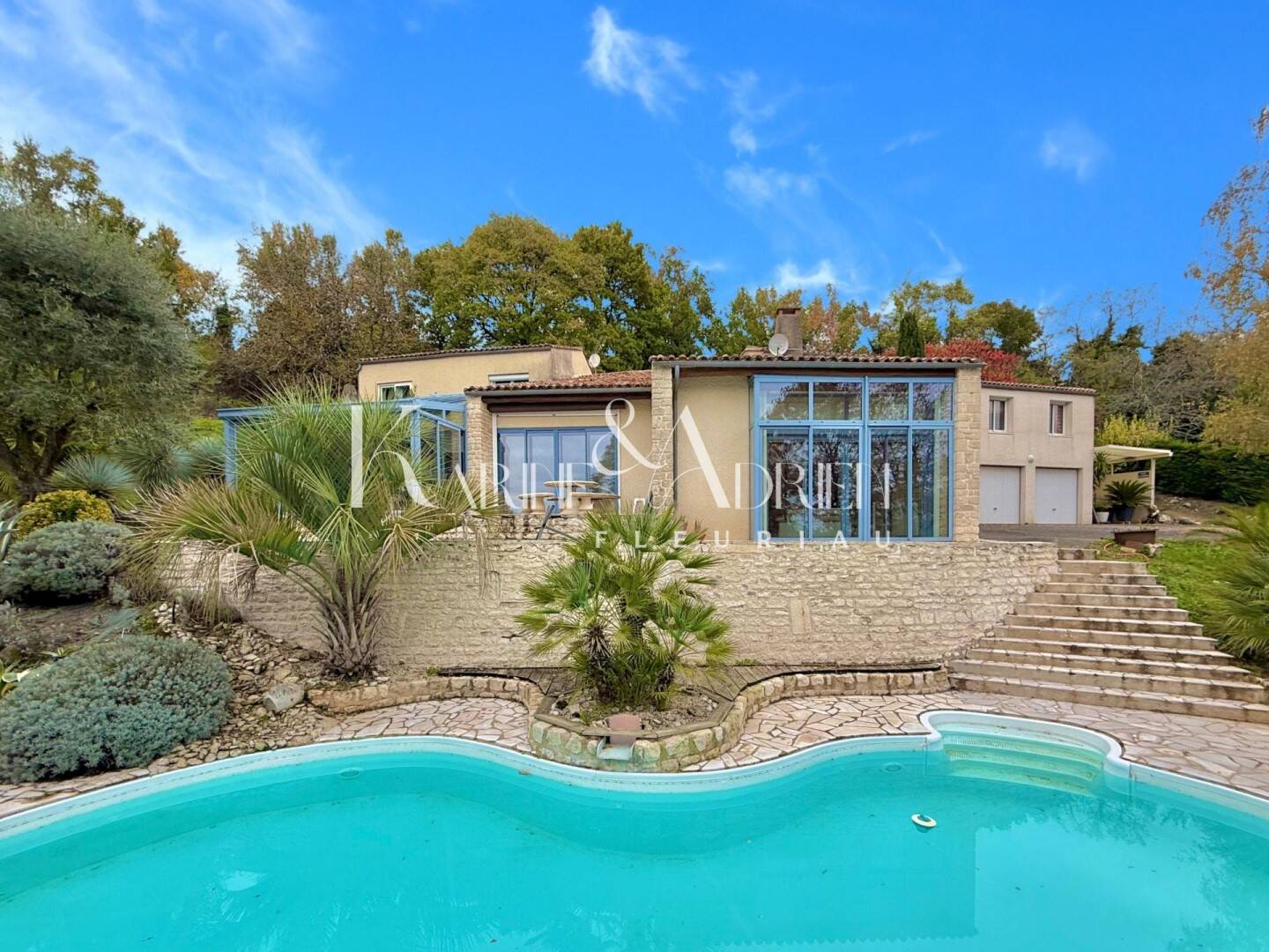 Maison 10 pièces 290 m² · à Fontenay-le-Comte · 290 m² · 537 000 €