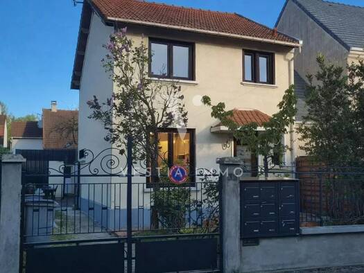 Maison à vendre 395 000 € 8 pièces 1 chambre 110 m² Vieux Pays-Roseraie-Bourg-Cité de l'Europe- Le Merisier- Les Étangs Aulnay-sous-Bois 93600