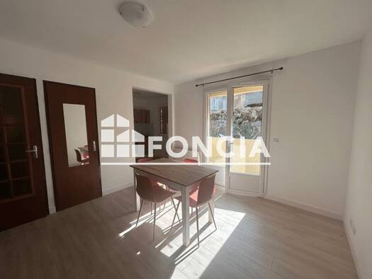 Appartement à louer 450 € 1 pièce 29,5 m² RDC Les Dourbes Digne-les-Bains 04000