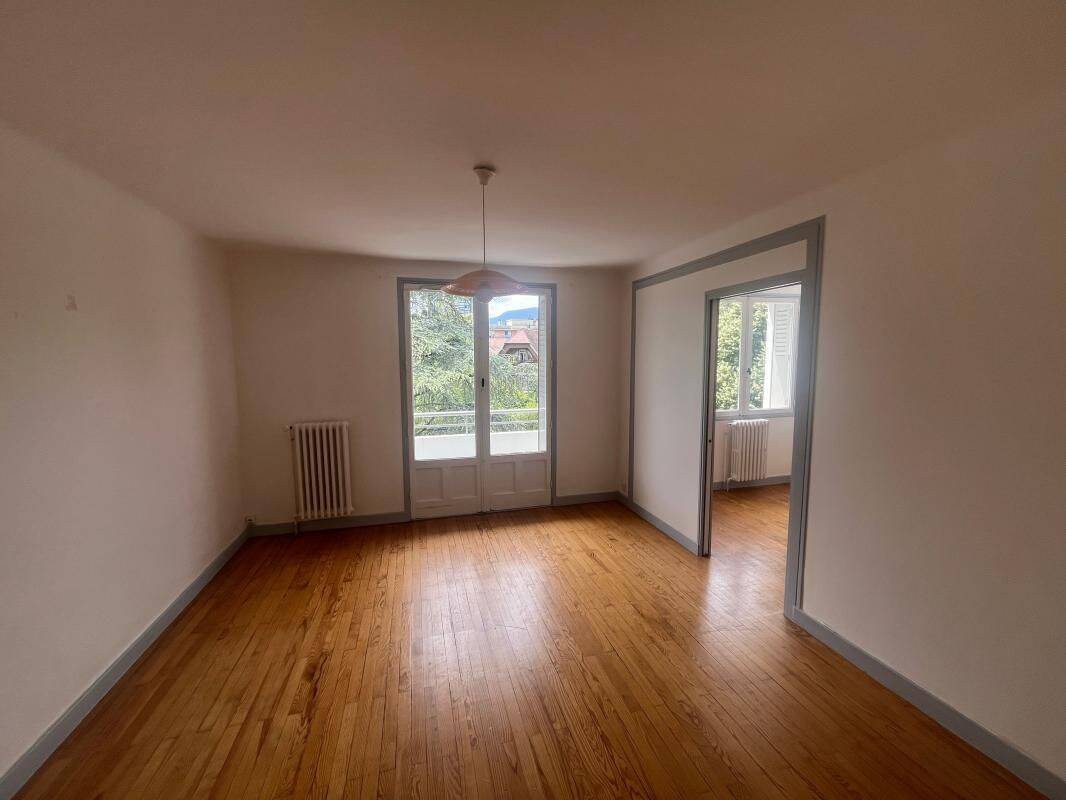 Appartement 4 pièces 75 m² · à Chambéry · 74,6 m² · 935 €