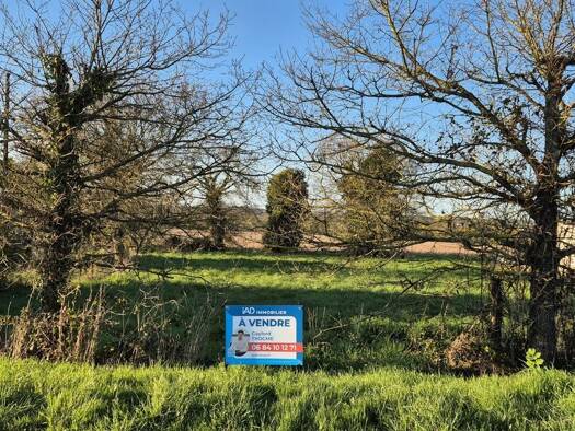 Terrain constructible à vendre 45 000 € 1 848 m² de terrain Pierric 44290