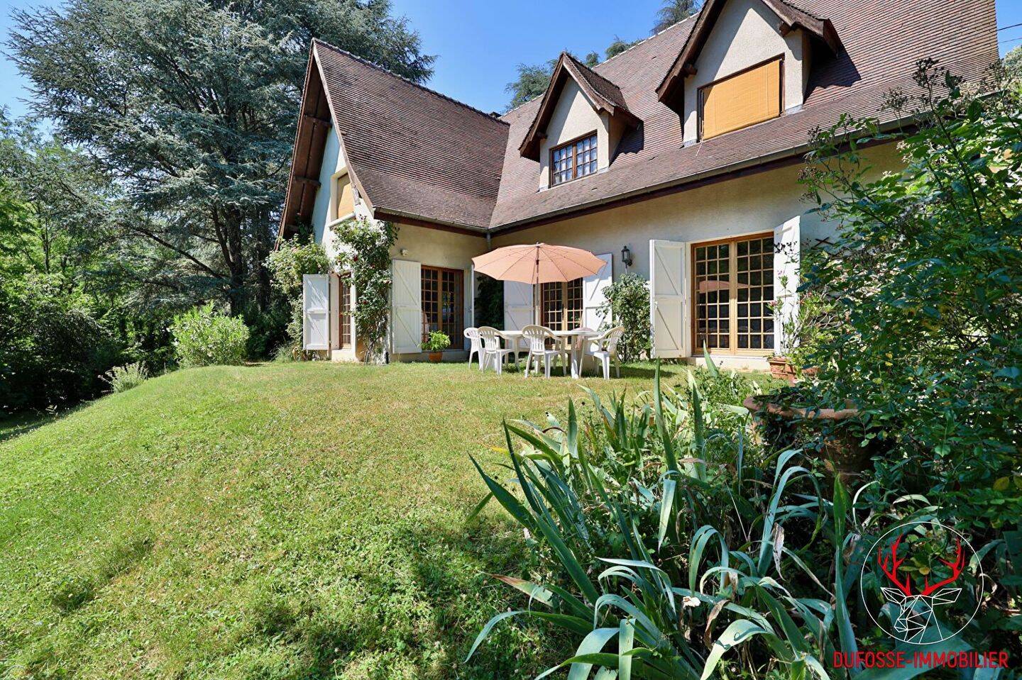 Maison 8 pièces 260 m² · à Charbonnières-les-Bains · 260 m² · 825 000 €