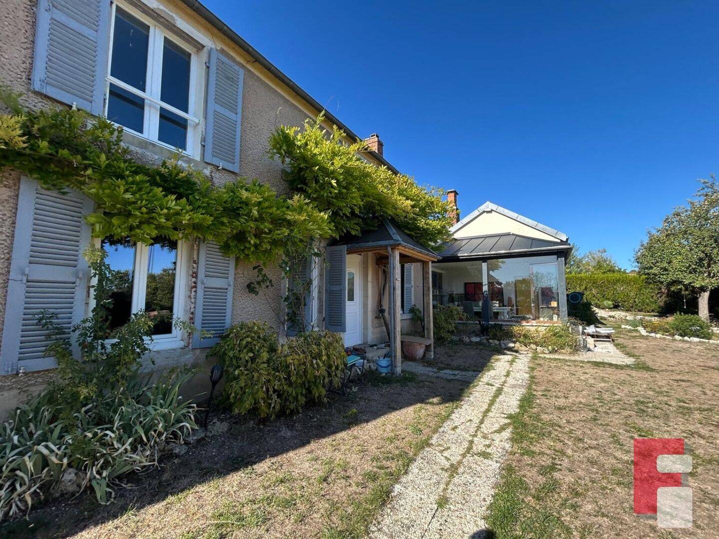 Maison 7 pièces 176 m² · à Vitry-le-Croisé · 176 m² · 169 900 €