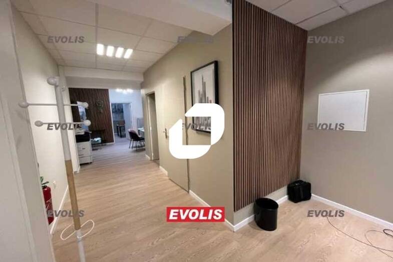 Local commercial à louer 840 € 70 m² de surface de vente Amiens 80000