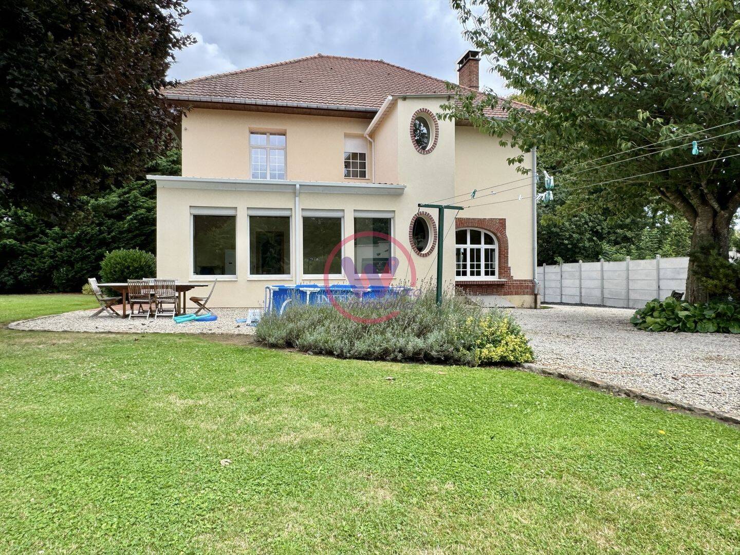 Maison 7 pièces 237 m² · à Achiet-le-Grand · 237 m² · 426 400 €