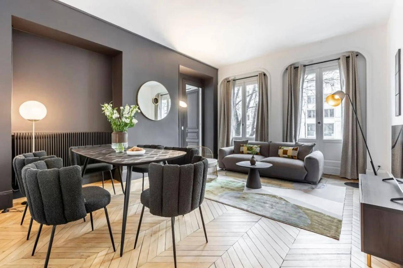 Appartement 5 pièces 110 m² · à Paris 8ème Arrondissement · 110 m² · 7 000 €/mois