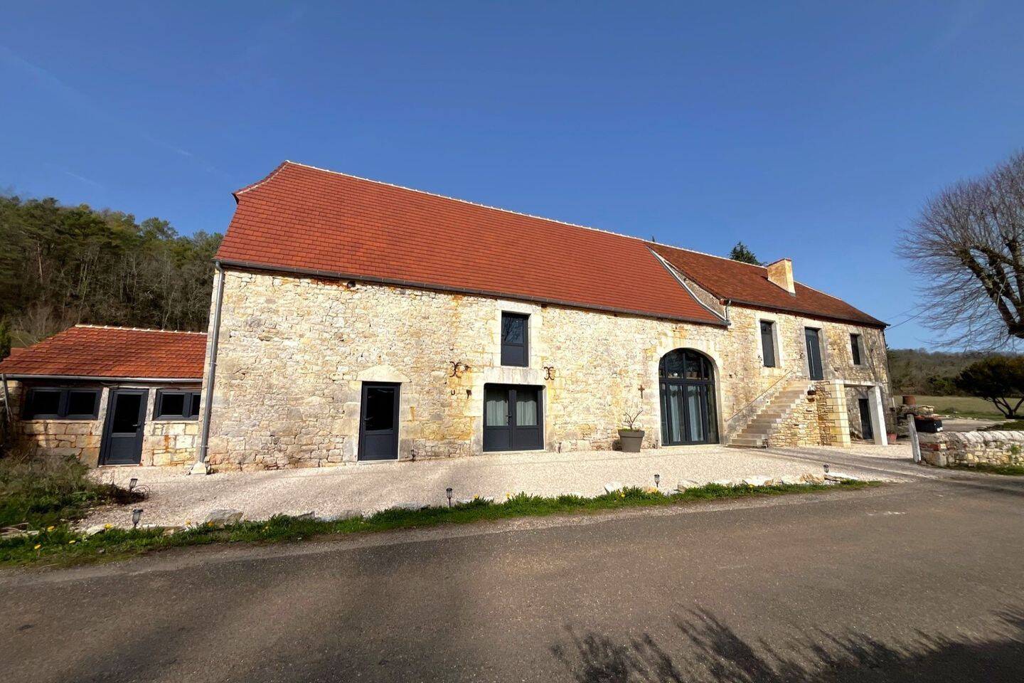 Maison 4 pièces 200 m² · à Gourdon · 200 m² · 420 000 €