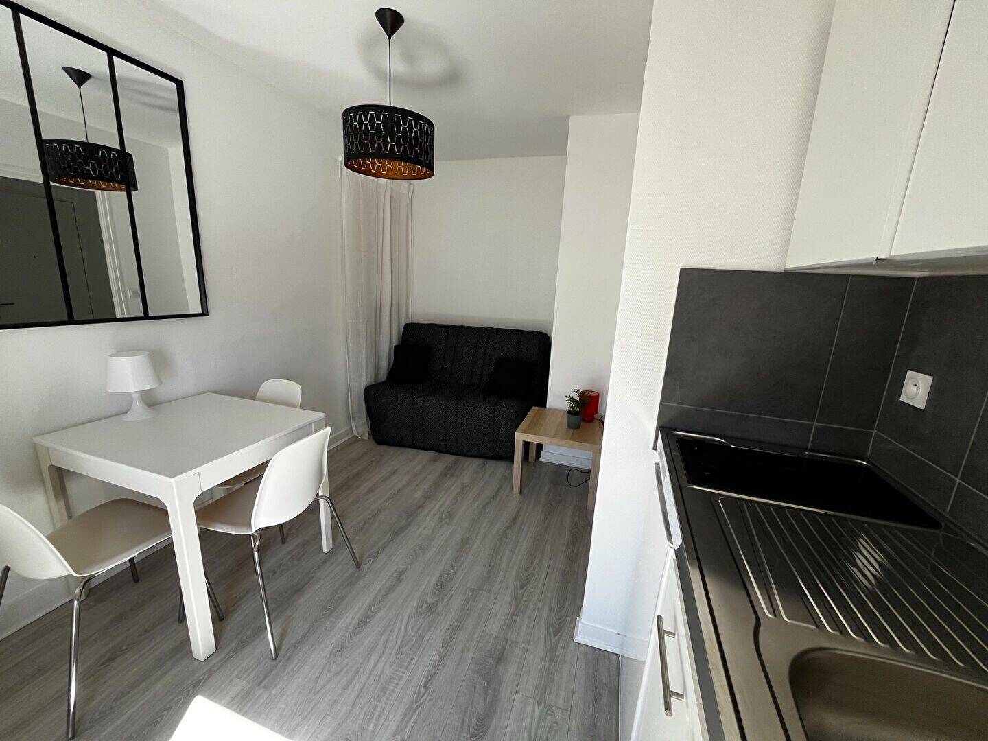 Appartement 1 pièce 15 m² · à Angers · 14,5 m² · 565 €