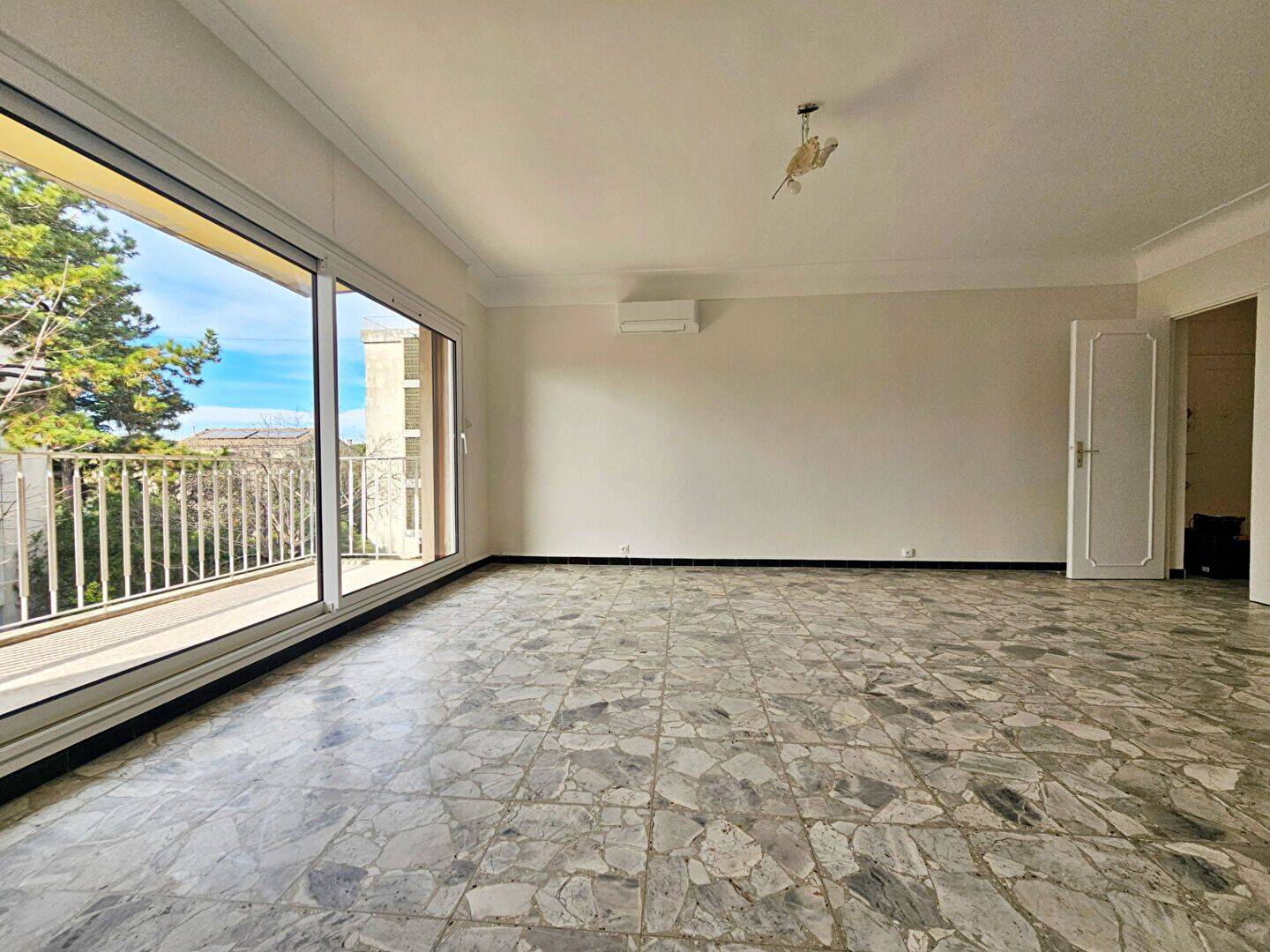 Appartement 4 pièces 109 m² · à Avignon · 109 m² · 1 100 €/mois