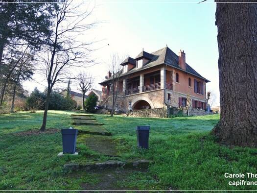 Maison à vendre 449 000 € 9 pièces 5 chambres 190 m² 2 429 m² de terrain Hérisson 03190