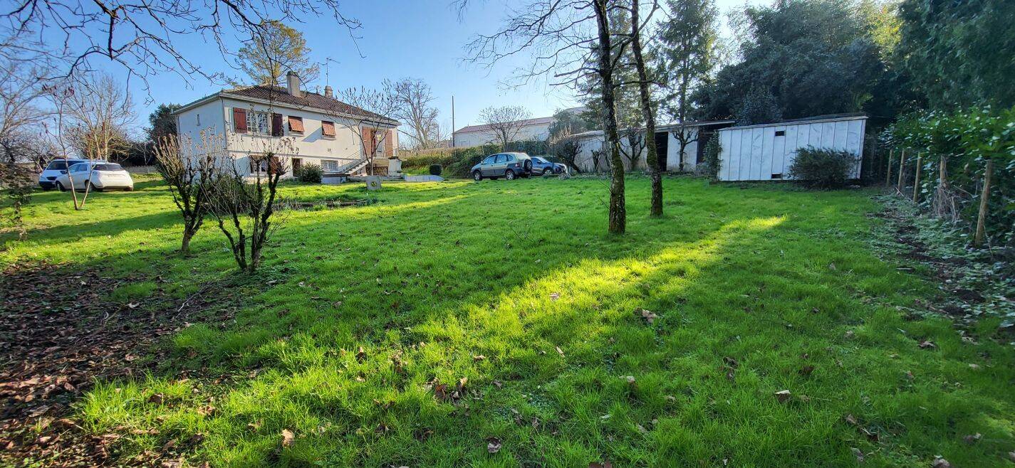 Maison 8 pièces 133 m² · à Saint-Hilaire-des-Loges · 133 m² · 188 000 €