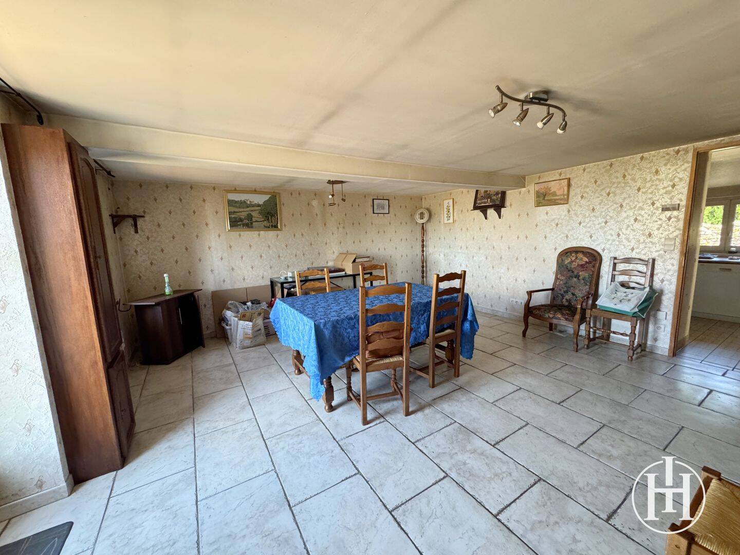 Maison 6 pièces 135 m² · à Bessais-le-Fromental · 135 m² · 82 000 €