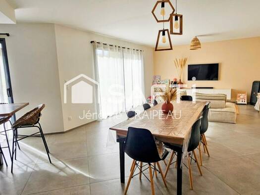 Maison de plain-pied à vendre 286 000 € 4 pièces 3 chambres 107 m² 487 m² de terrain La Boissière-des-Landes 85430