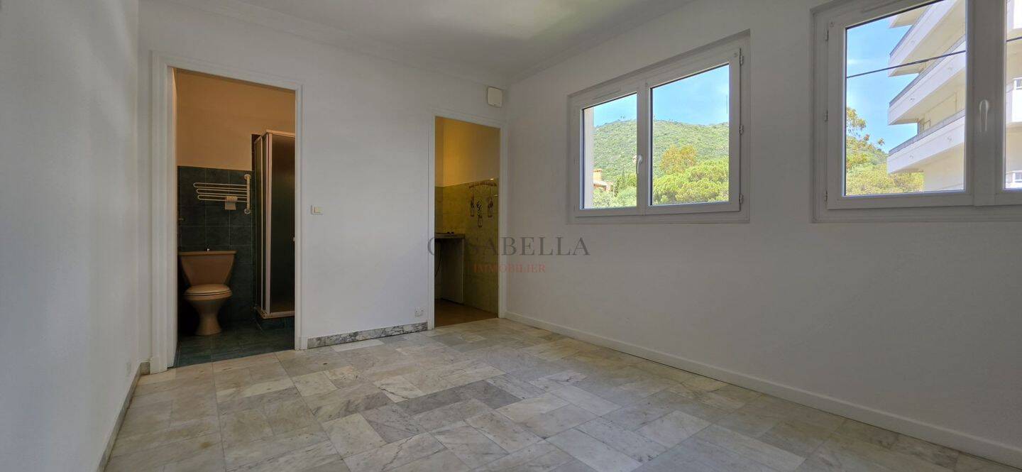 Appartement 1 pièce 18 m² · à Ajaccio · 17,7 m² · 95 000 €