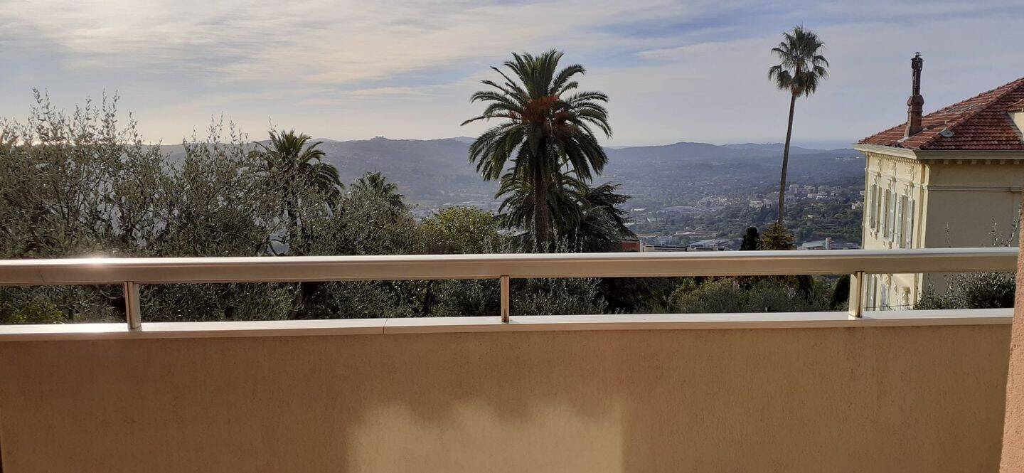 Appartement 3 pièces 70 m² · à Grasse · 70,2 m² · 1 225 €