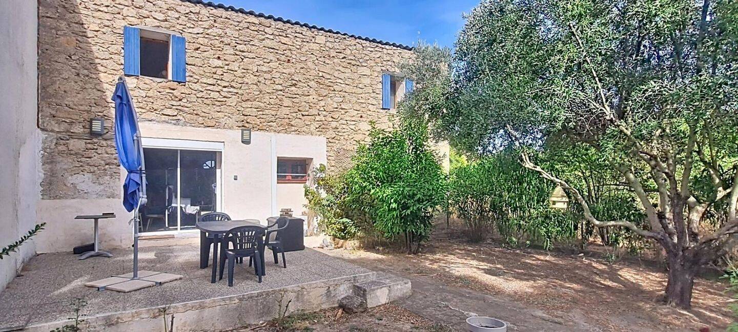 Maison 8 pièces 250 m² · à Saint-Geniès-de-Fontedit · 250 m² · 368 000 €