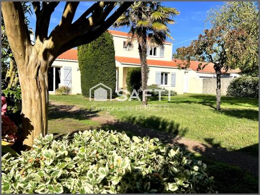 Maison à vendre 370 000 € 6 pièces 3 chambres 143 m² 1 396 m² de terrain Angles 85750