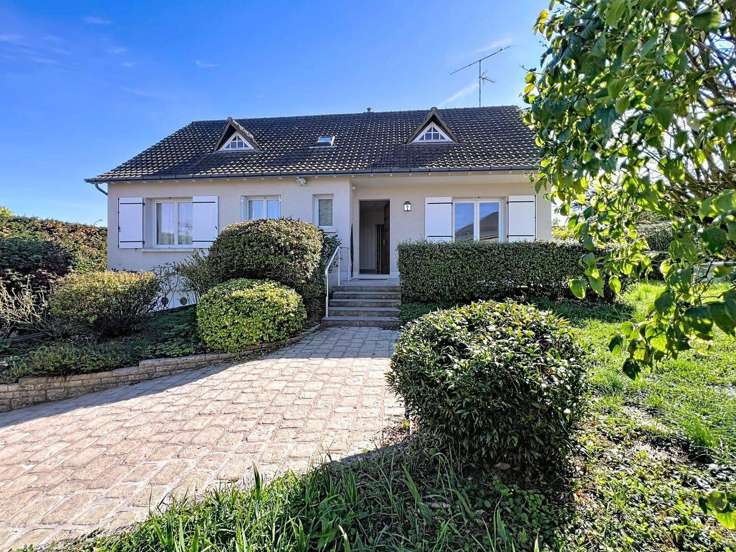 Maison 6 pièces 130 m² · à La Chaussée-Saint-Victor · 130 m² · 260 000 €