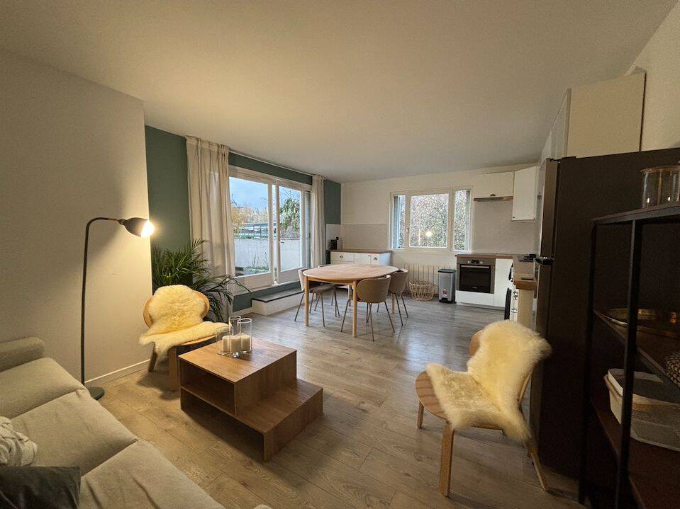 1 pièce 87 m² · à Guyancourt · 87 m² · 750 €