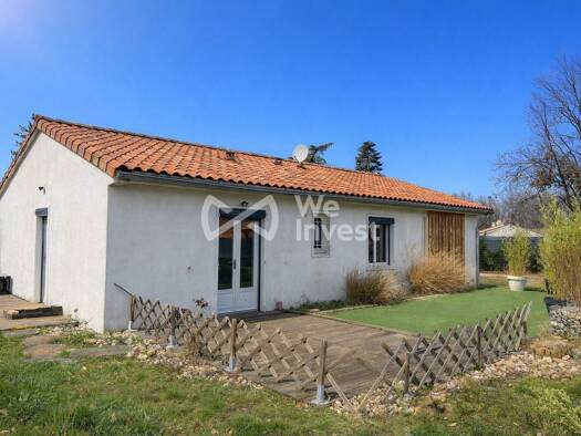 Maison de plain-pied à vendre 245 000 € 4 pièces 3 chambres 99 m² 2 820 m² de terrain Saint-Martial - Le Fau Montauban 82000