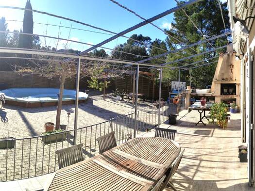 Maison de plain-pied à vendre 423 001 € 6 pièces 4 chambres 120 m² 1 680 m² de terrain Rians 83560