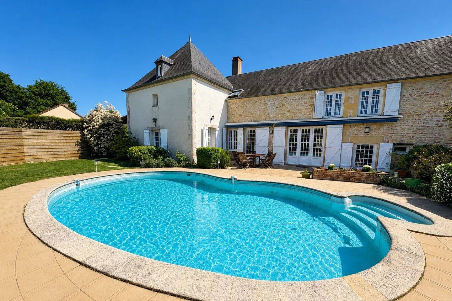 Maison 10 pièces 276 m² · à Saint-Martin-d'Heuille · 276 m² · 289 000 €