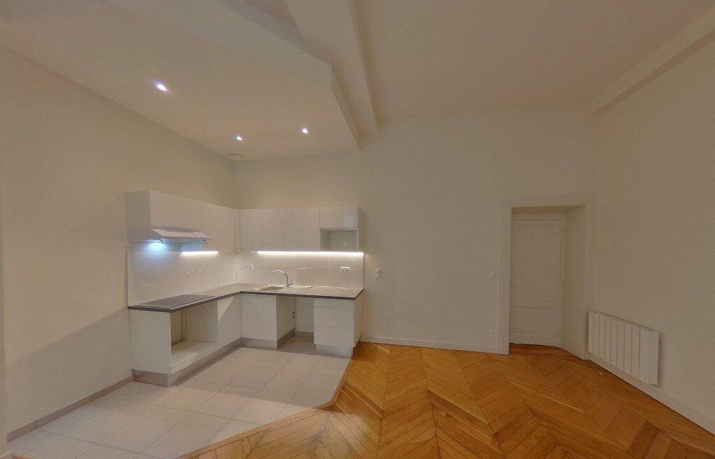 Appartement 3 pièces 65 m² · à Lyon 2ème Arrondissement · 65 m² · 1 080 €