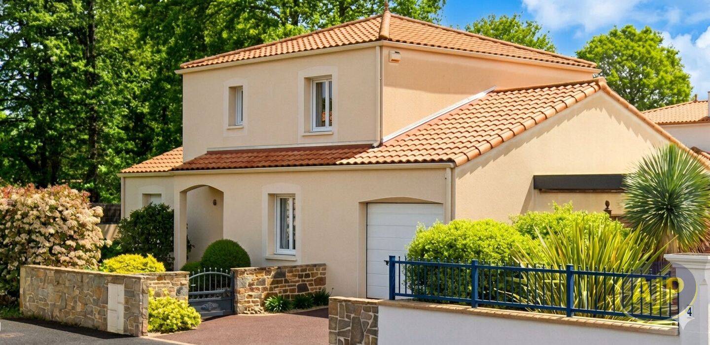 Maison 6 pièces 111 m² · à Basse-Goulaine · 111 m² · 449 900 €