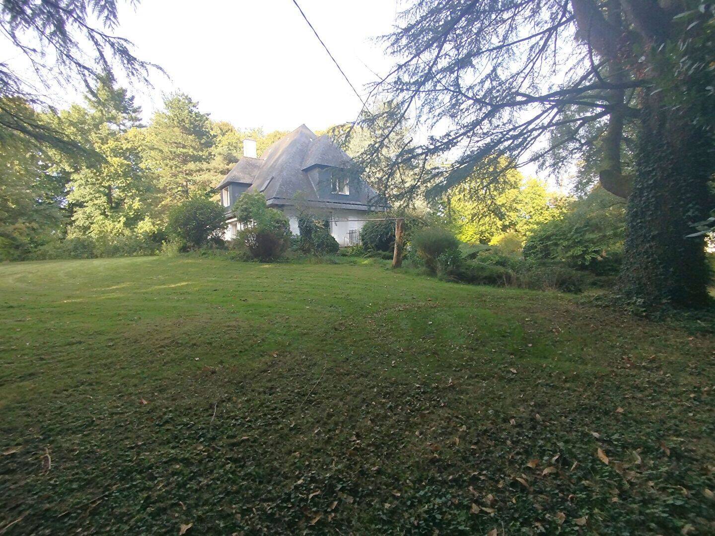 Maison 7 pièces 215 m² · à Lécousse · 215 m² · 349 900 €