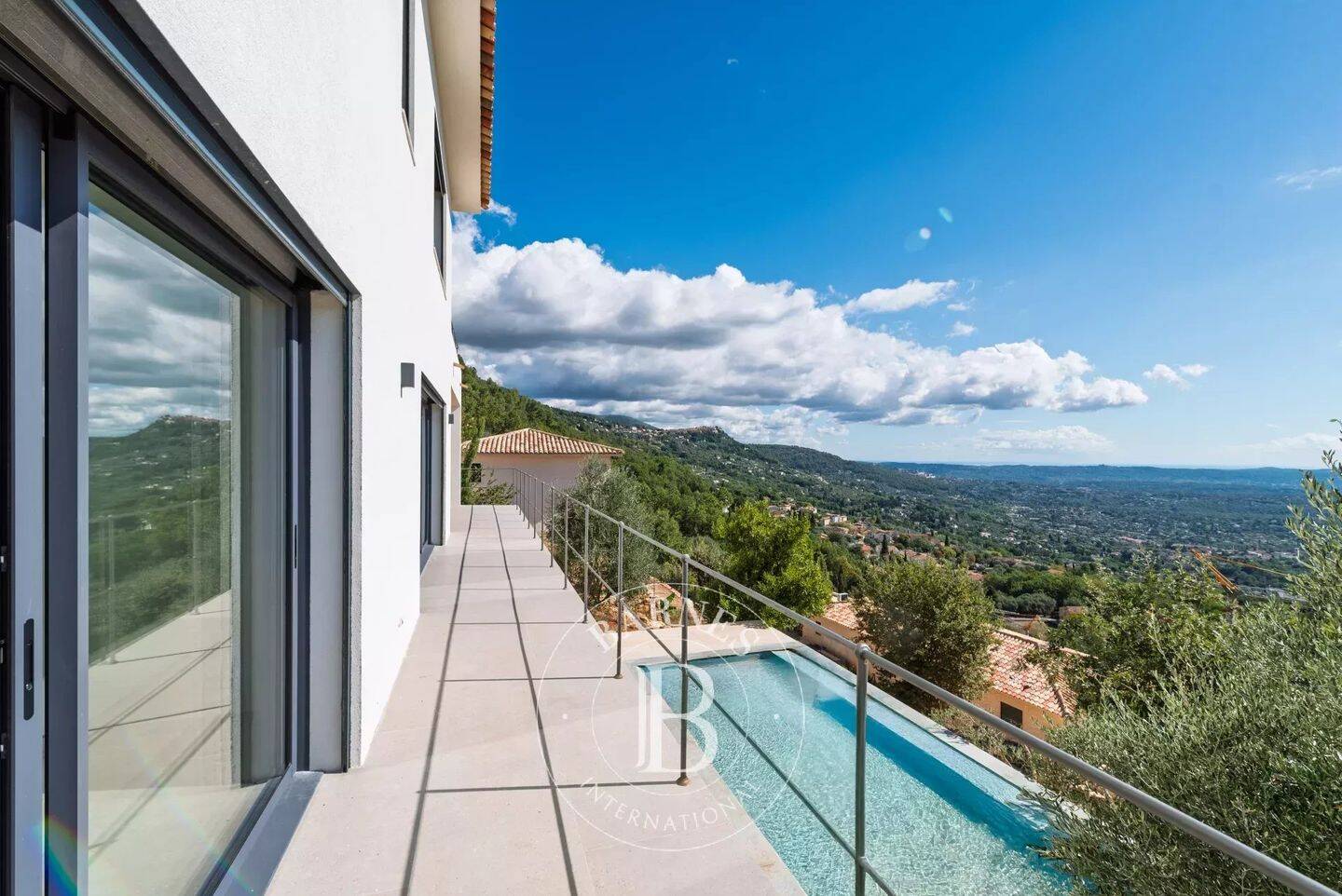 Maison 6 pièces 273 m² · à Spéracèdes · 272,6 m² · 1 750 000 €