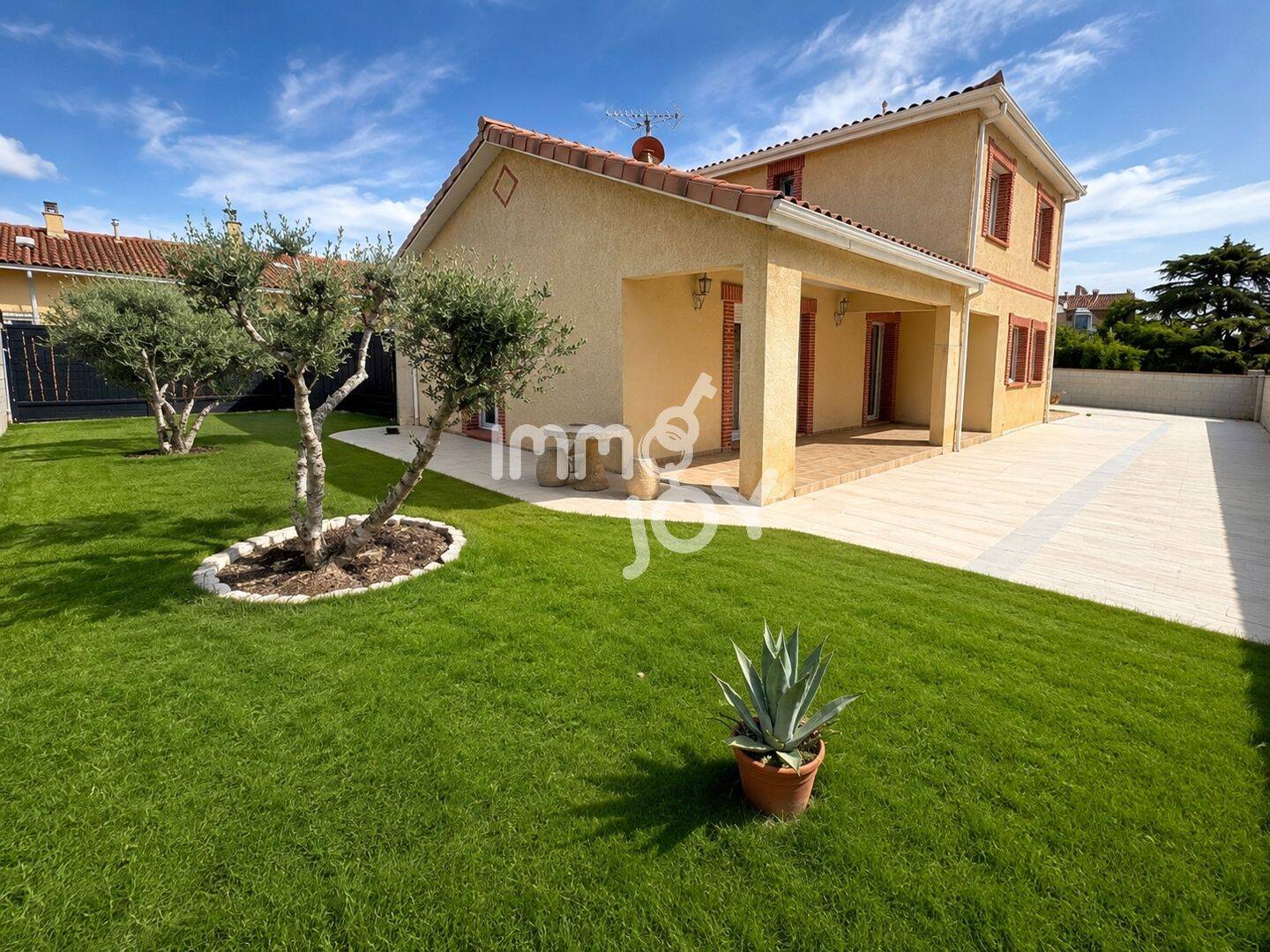Maison 6 pièces 165 m² · à Frouzins · 165 m² · 362 900 €