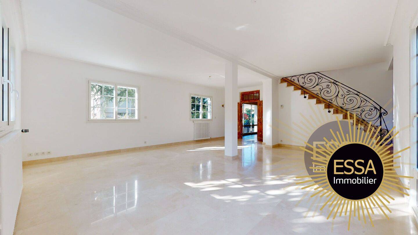 Maison 7 pièces 195 m² · à Vélizy-Villacoublay · 195 m² · 800 000 €