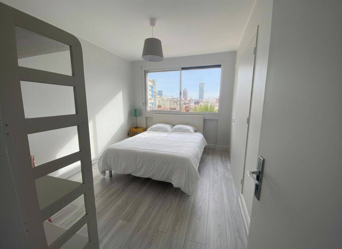 Appartement 2 pièces 64 m² · à Lyon 6ème Arrondissement · 64 m² · 1 200 €