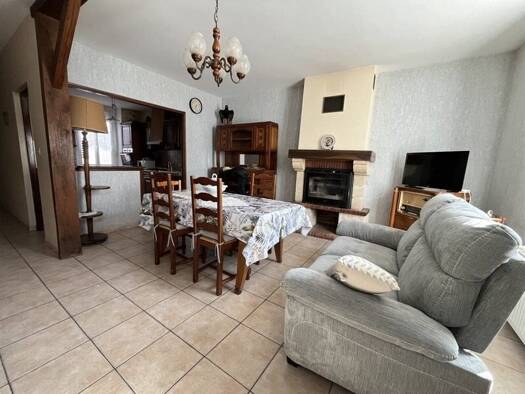 Maison à vendre 96 624 € 7 pièces 4 chambres 116 m² 155 m² de terrain Faubourg Saint Martin Issoudun 36100