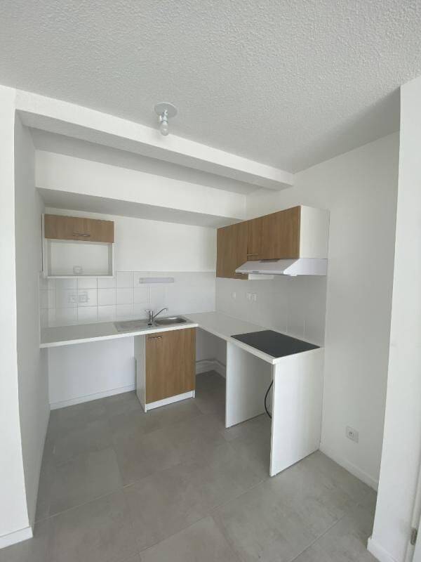 Appartement 3 pièces 64 m² · à Cenon · 64 m² · 910 €