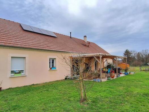 Maison à vendre 162 900 € 4 pièces 3 chambres 125 m² 1 900 m² de terrain Saulzais-le-Potier 18360