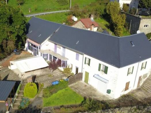 Immeuble à vendre 160 000 € 335 m² Saint-Gervais-d'Auvergne 63390