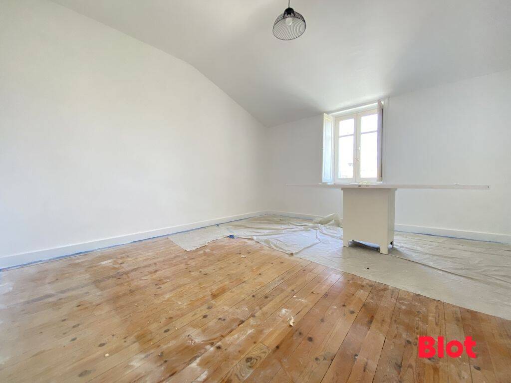 Maison 5 pièces 118 m² · à Grand-Fougeray · 118,4 m² · 1 050 €