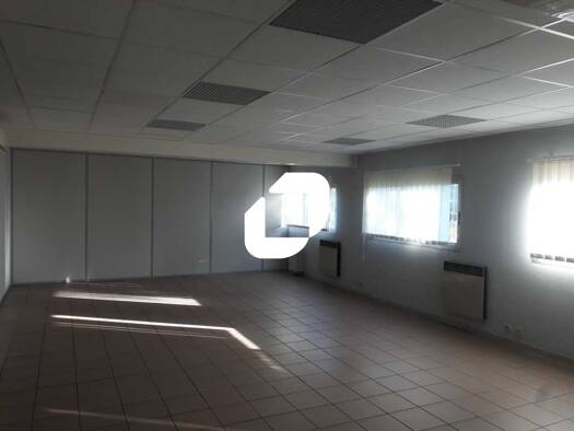 Espace bureau à louer 4 250 € 510 m² de bureaux divisible de 138 m² à 510 m² Ouest Marcoussis 91460