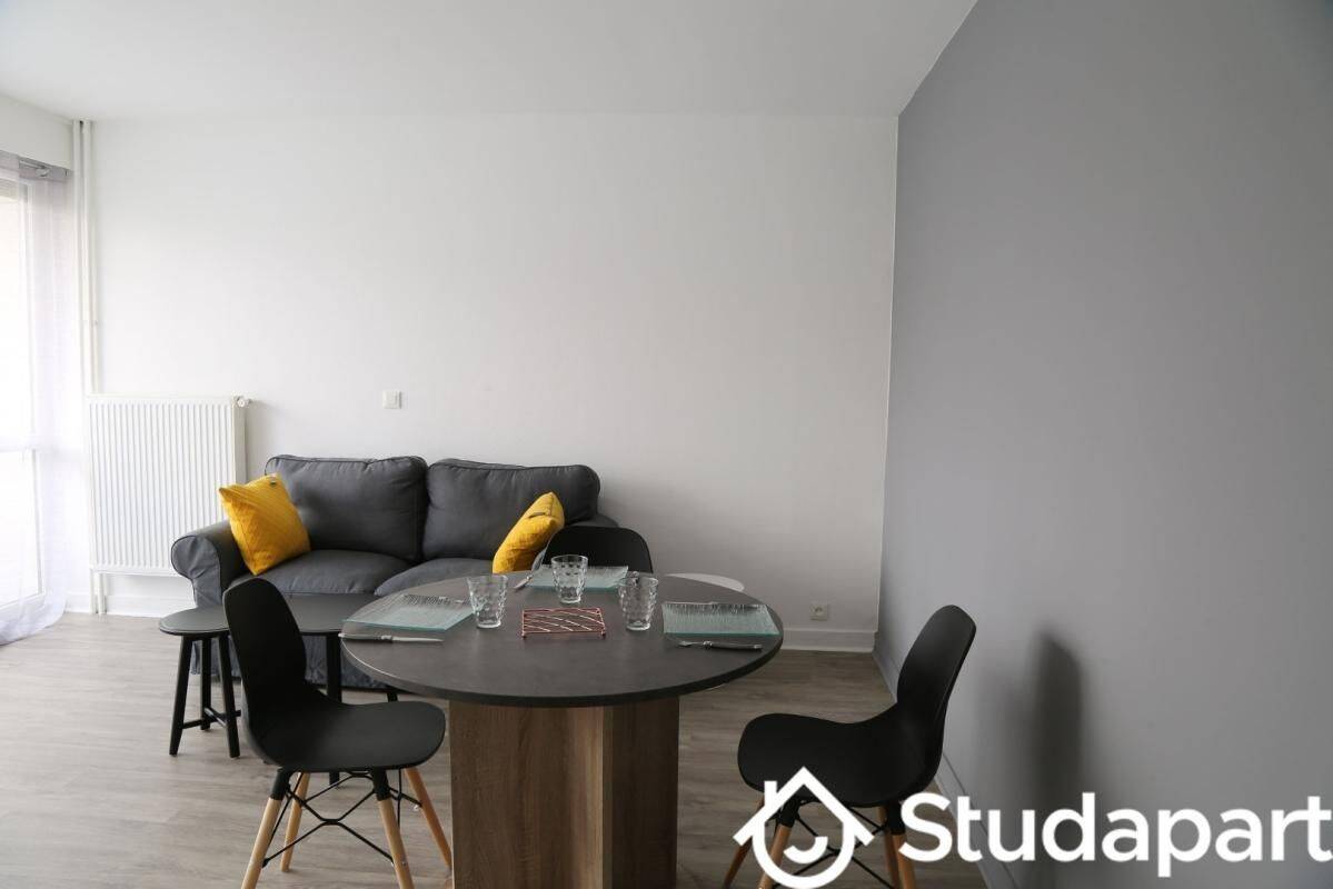 Appartement 6 pièces 85 m² · à Mont-Saint-Aignan · 85 m² · 440 €