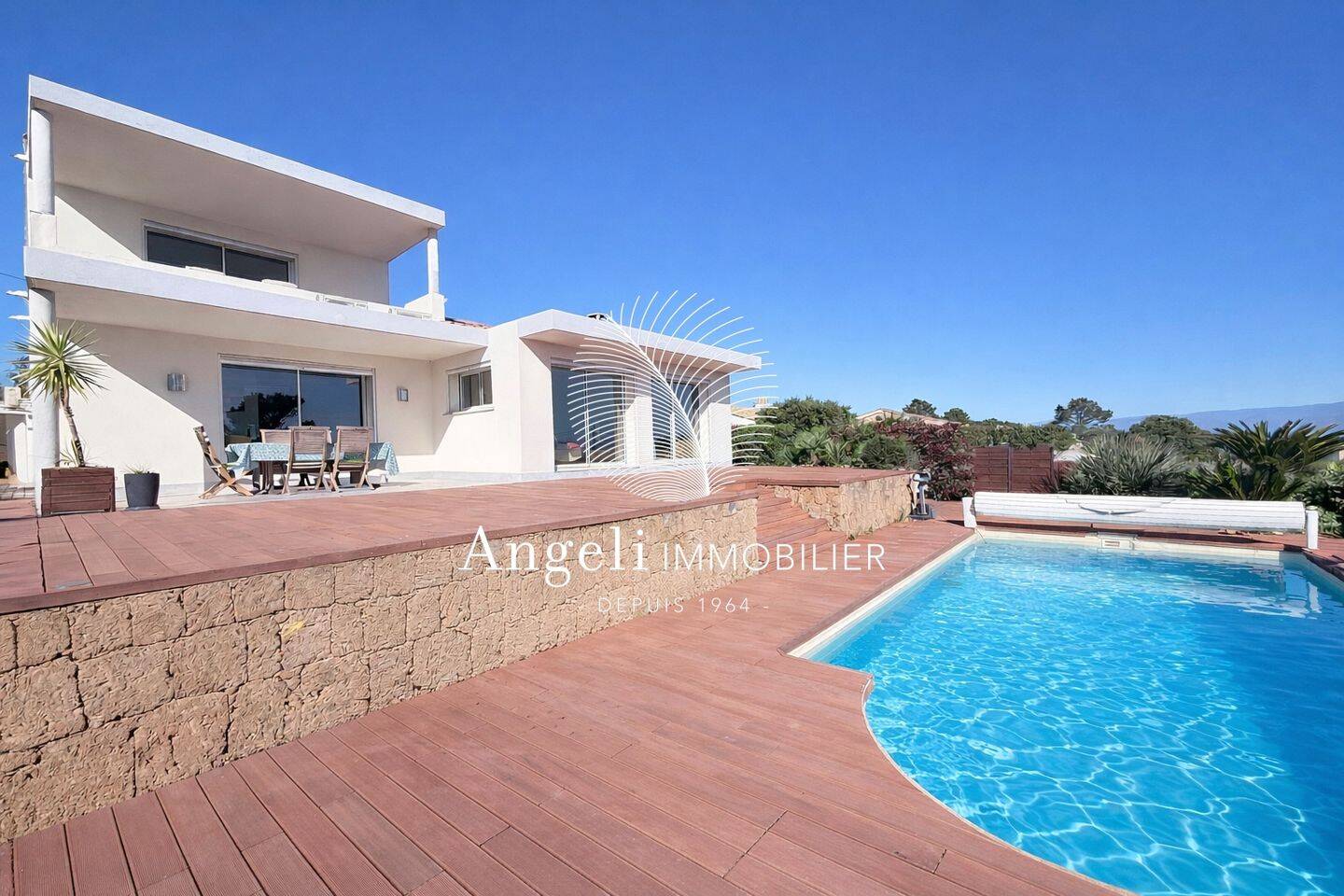 Maison 4 pièces 160 m² · à Fréjus · 160 m² · 1 295 000 €