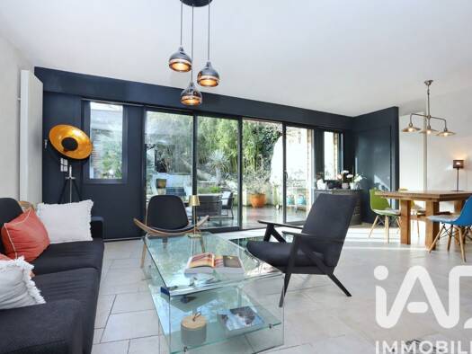 Maison à vendre 558 000 € 8 pièces 3 chambres 189 m² 338 m² de terrain Le Bourg Bouguenais 44340