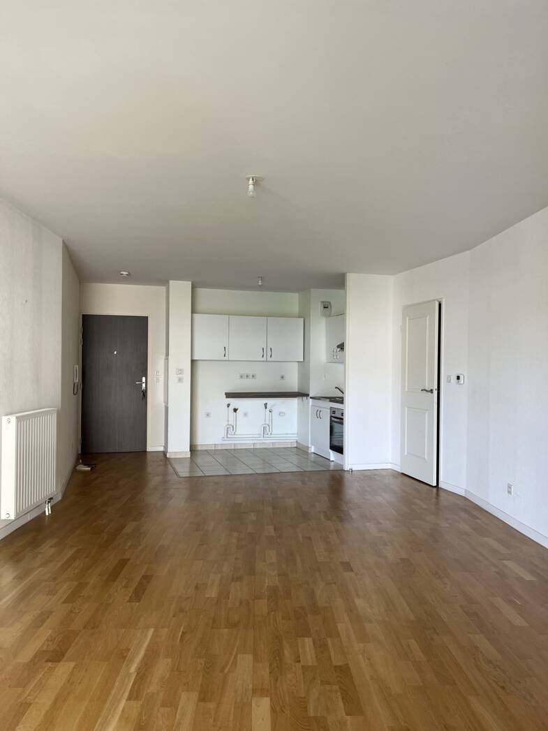 Appartement à vendre 190 800 € 2 pièces 1 chambre 58 m² Étage 1/4 Chartres 28000