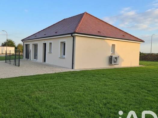 Maison de plain-pied à vendre 270 000 € 5 pièces 3 chambres 93 m² 521 m² de terrain Saint-Léger-près-Troyes 10800