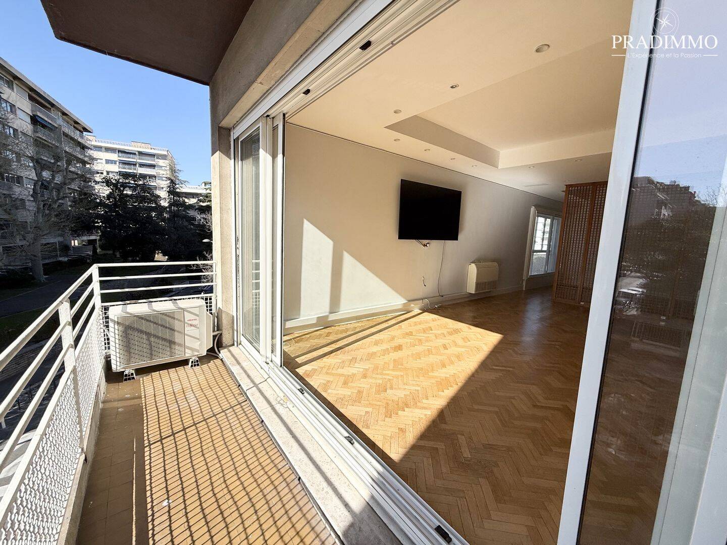 Appartement 5 pièces 170 m² · à Marseille 8ème Arrondissement · 170 m² · 3 490 €